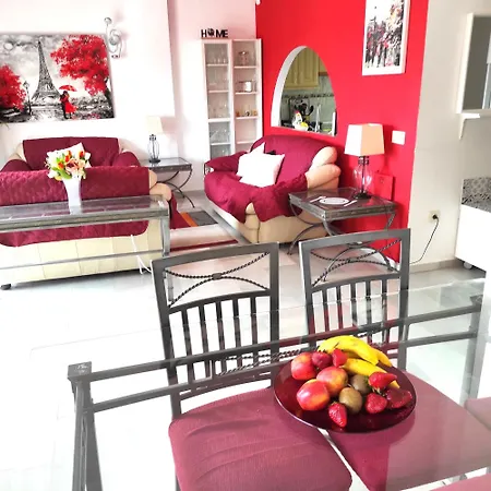 Paraiso Del Mar- Privada Con Piscina Propia Y Vista Al Mar Cerca De La Playa Hébergement de vacances Fuengirola