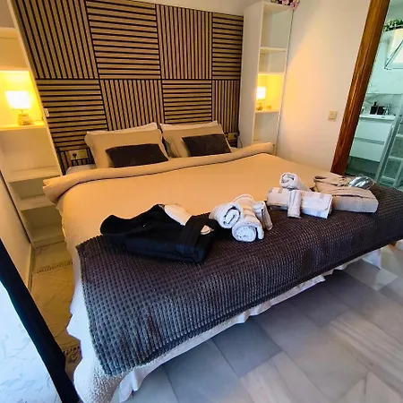 펜션 Paraiso Del Mar- Privada Con Piscina Propia Y Vista Al Mar Cerca De La Playa 푸엔히롤라