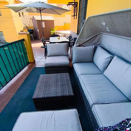 Paraiso Del Mar- Privada Con Piscina Propia Y Vista Al Mar Cerca De La Playa 度假居 *