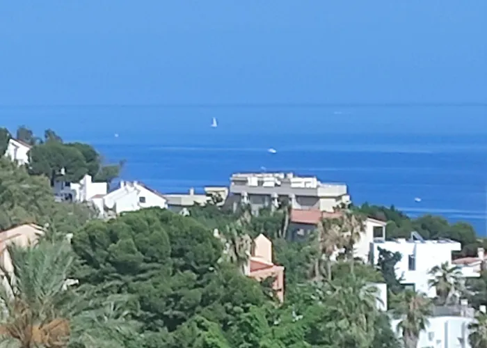 Paraiso Del Mar- Privada Con Piscina Propia Y Vista Al Mar Cerca De La Playa 度假居 *